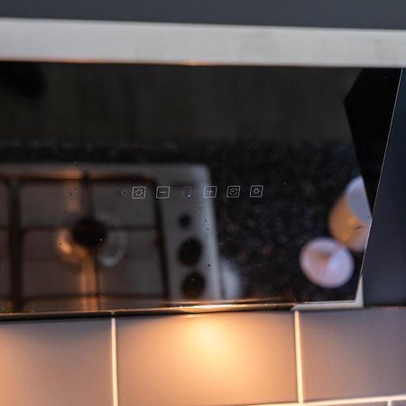 Five Bedroom Townhouse - Near City Centre - Edgbaston - On Street Parking - Wifi - Netflix - 974P Birmingham Bagian luar foto