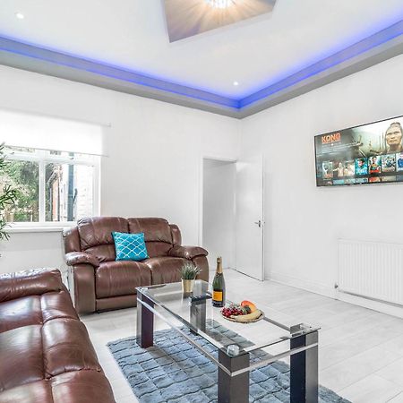 Five Bedroom Townhouse - Near City Centre - Edgbaston - On Street Parking - Wifi - Netflix - 974P Birmingham Bagian luar foto