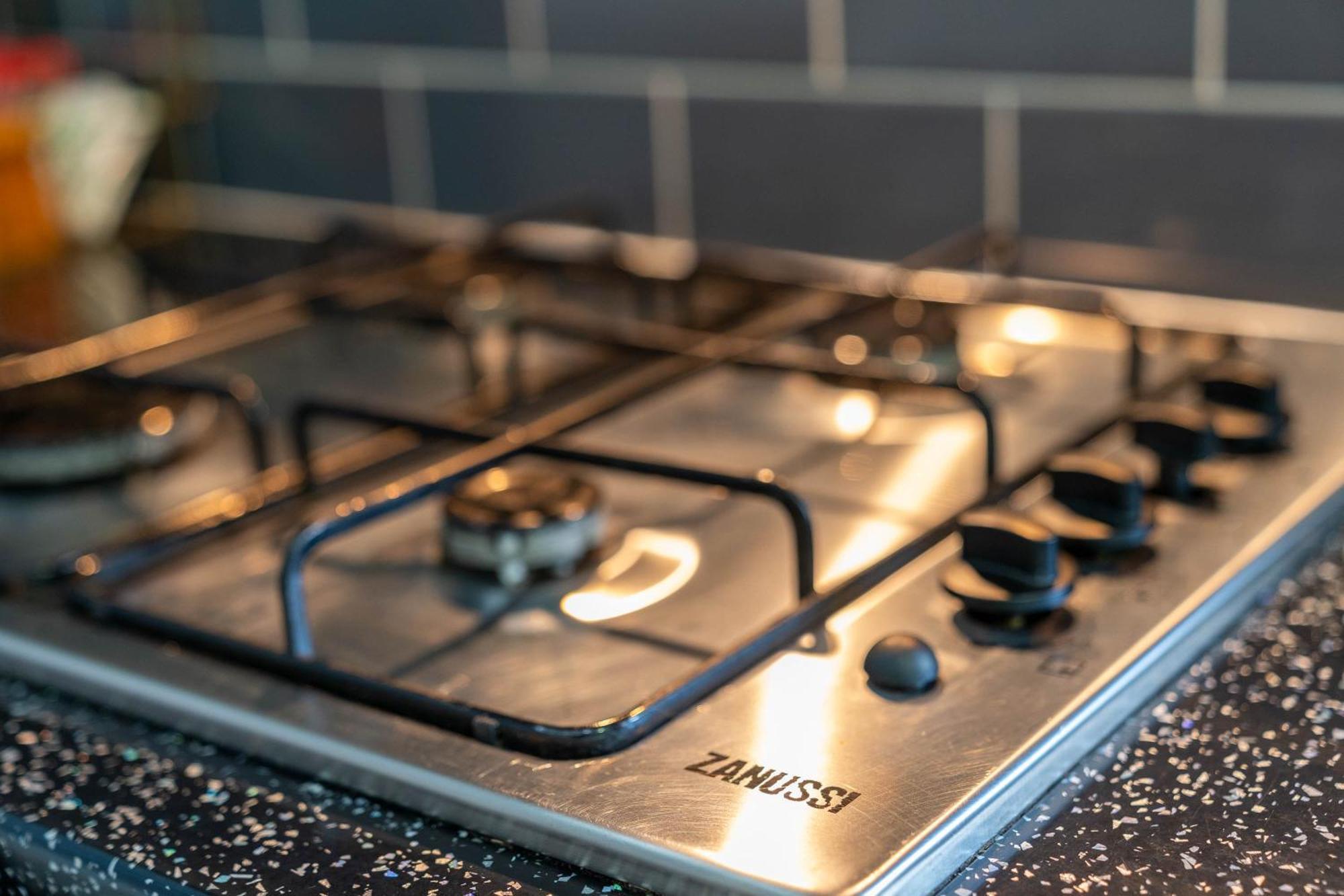 Five Bedroom Townhouse - Near City Centre - Edgbaston - On Street Parking - Wifi - Netflix - 974P Birmingham Bagian luar foto