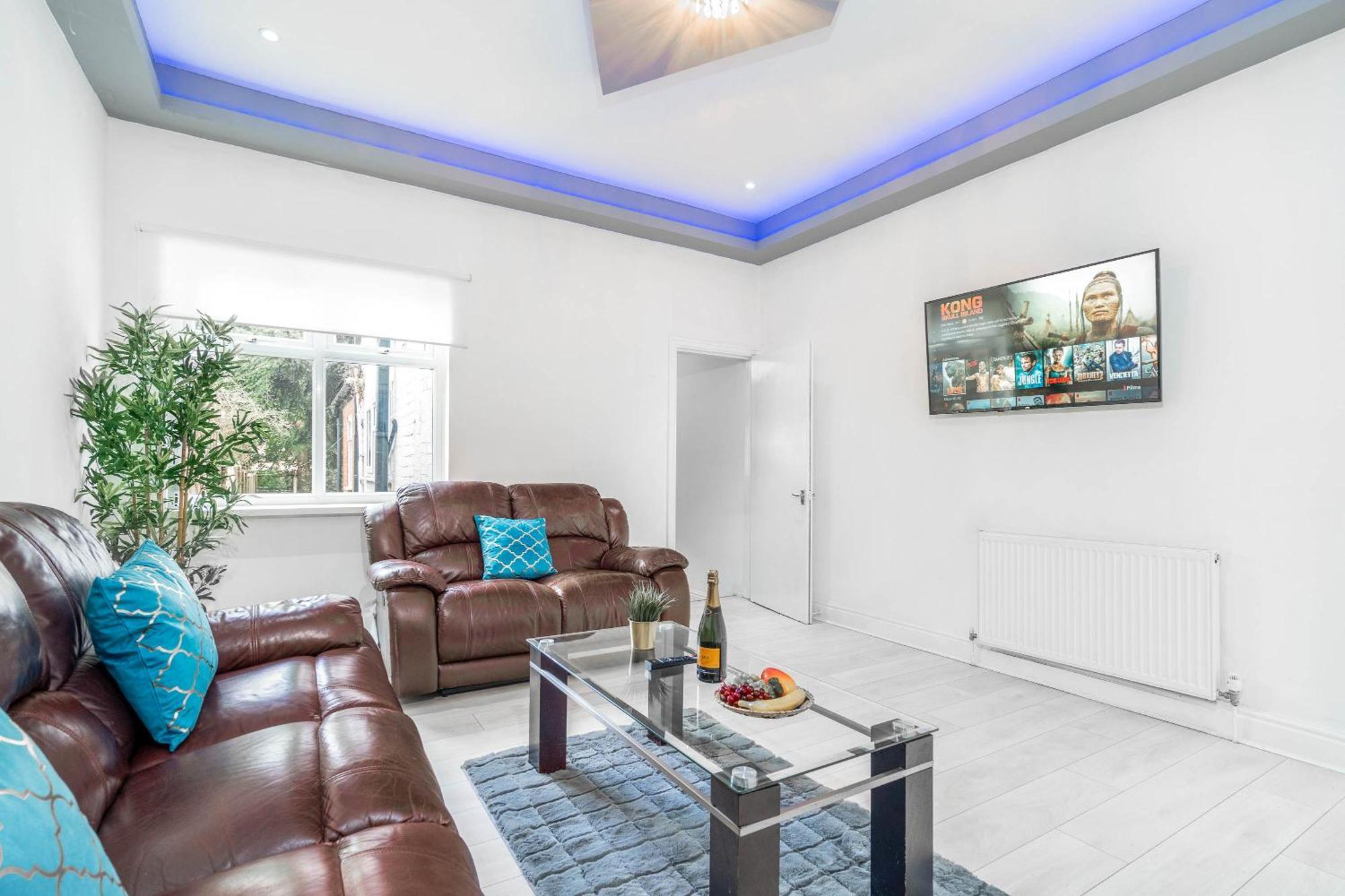 Five Bedroom Townhouse - Near City Centre - Edgbaston - On Street Parking - Wifi - Netflix - 974P Birmingham Bagian luar foto